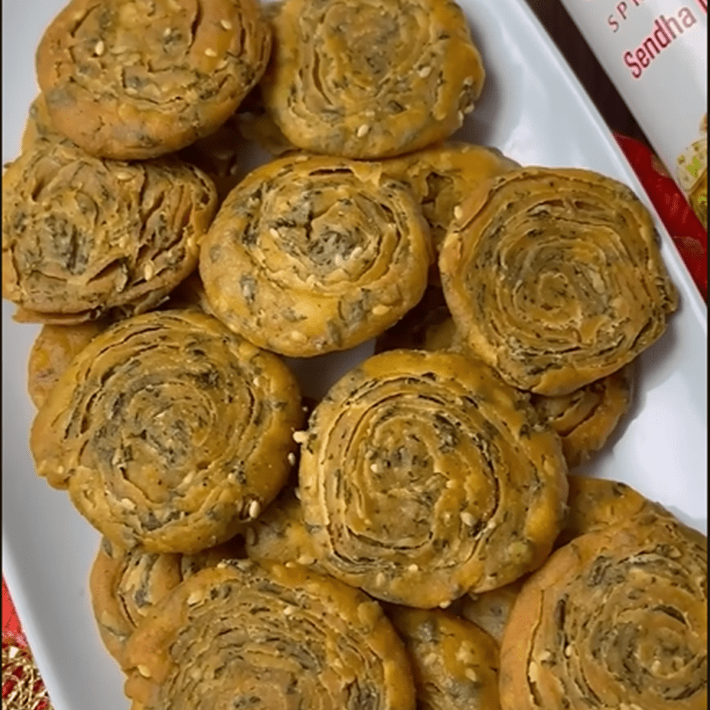 Methi mathri